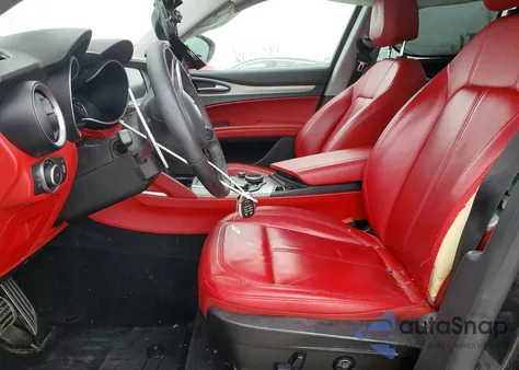 2018 Alfa Romeo Stelvio Sport z USA, uszkodzony, nr VIN ZASFAKPN4J7B97601